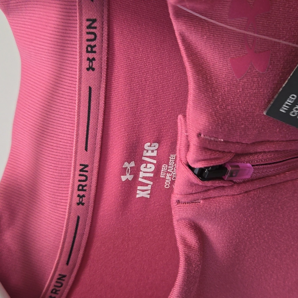 Women's Under Armour Shirt - Picture 5 of 6